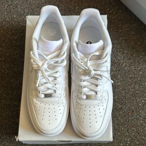Men's white Air Force one shoes. Size 10